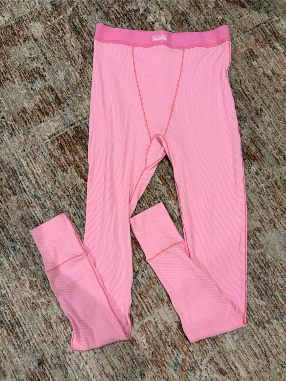 SKIMS Pink Ribbed legging in bubble gum